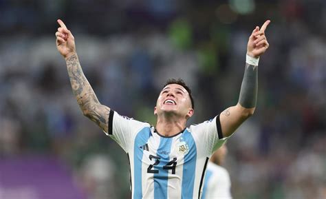 官方：21岁阿根廷中场恩佐当选本届世界杯最佳新秀-直播吧