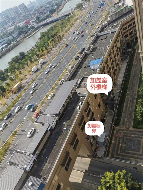 美林悦府东侧商铺顶楼加盖、外侧加装楼梯 - e线民生 - 荆州新闻网