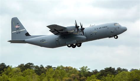 Lockheed’s Wayne Roberts On Looping The Hercules, Test Flying, And All ...