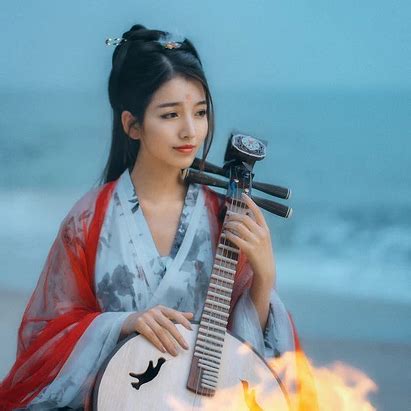 古风下半身纱裙女生头像