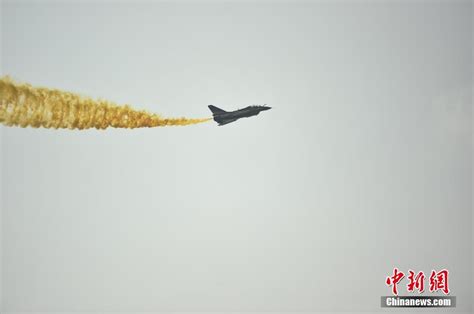 【图集】惊艳！中国歼-20隐形战机震撼亮相|界面新闻 · 图片