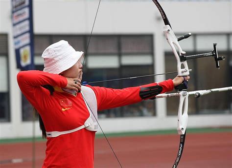 中国射箭队拍摄肖像写真 为里约奥运会备战_体球网