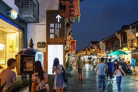 浙江长兴：历史街区 夜景璀璨-人民图片网