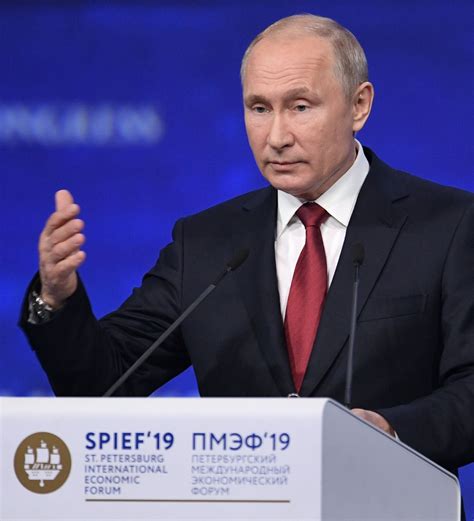 普京：必须重新思考美元的作用 全球对其的信任度正在降低 - 2019年6月7日, 俄罗斯卫星通讯社