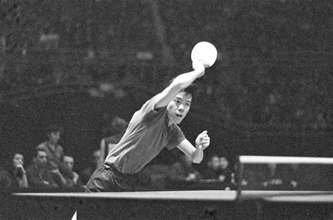 容国团：中国体育史上首个世界冠军|世界乒乓球锦标赛|乒乓球|容国团_新浪新闻