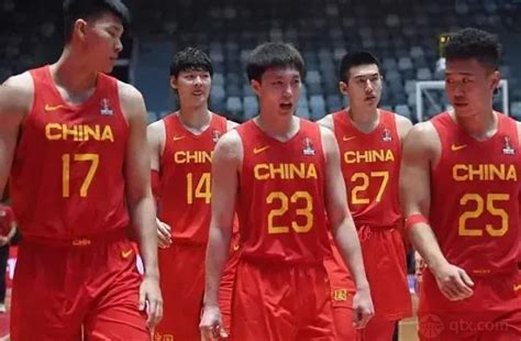 中国男篮大胜哈萨克斯坦 小组第一出线_文体社会_新民网