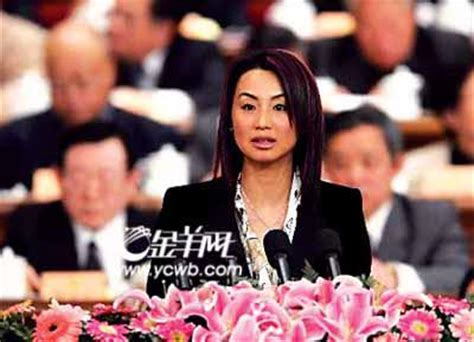 【四川首富之女，26岁登上胡润富豪榜，成为中国最年轻的女富豪| 2006年】_傻大方