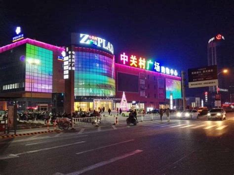 南昌也有一座王府井购物中心，人气不敌北京，设计精致但顾客稀少_品牌