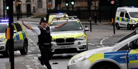 英国警方突袭伯明翰 暂未证实与伦敦恐袭案有关_手机新浪网