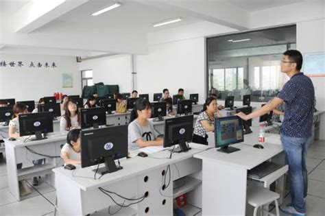 中国这十年 | 我国职业教育教师整体素质稳步提升 职业教育全面深化产教融合 -天山网 - 新疆新闻门户