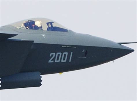 全新视角：歼-20隐形战斗机，开启内埋弹舱过程高清猛照|隐形战斗机|视角|空空导弹_新浪新闻
