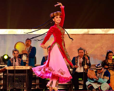 风情浓郁的新疆舞蹈（现场版）视频 _网络排行榜