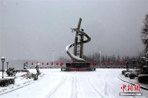 “中国最冷小镇”迎入春以来最大降雪_新浪图片