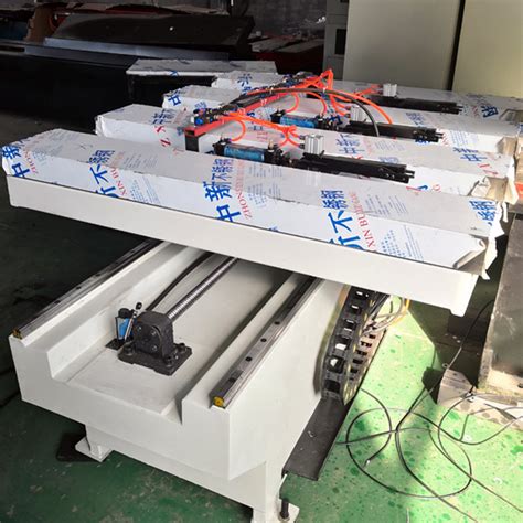 大型碳钢板光纤激光切割机 500W铁板金属板材数控高效切割设备-阿里巴巴