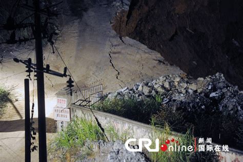 福建龙岩突发地陷六人被埋 村民疑采矿所致(高清组图)_新闻中心_新浪网