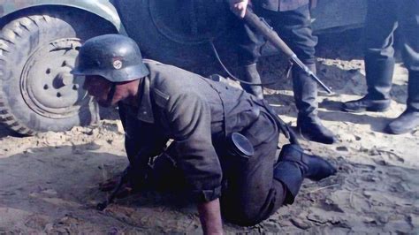 二战片：纳粹德军对村民的残忍暴行，把德国兵自己都看吐了_腾讯视频