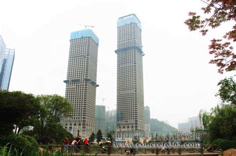 贵州“第一高楼”高521米，面积达230万平方米，成为贵阳新地标