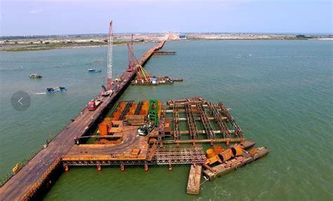 中铁二十局集团有限公司 管理动态 三公司北海西村港跨海大桥完成主桥斜拉索安装