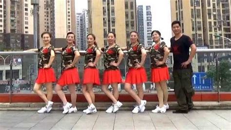 凤凰六哥广场舞《我的玫瑰卓玛拉》单人水兵舞_腾讯视频