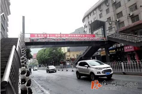 杨和镇清泰至人和市场人行天桥启用 - 高明区人民政府