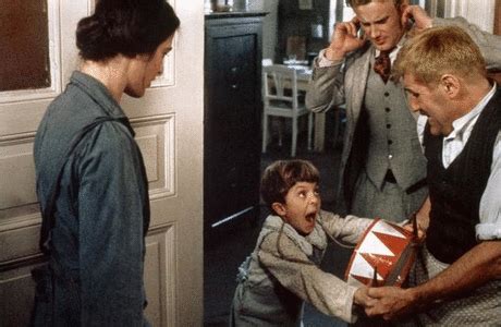 最黑暗的儿童电影，却征服了全世界 纪念《铁皮鼓》上映40周年|铁皮鼓影评|铁皮鼓评分