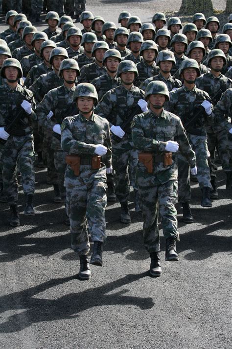 参加上海合作组织“和平使命-2018”演习的中国人民解放军陆军部队抵