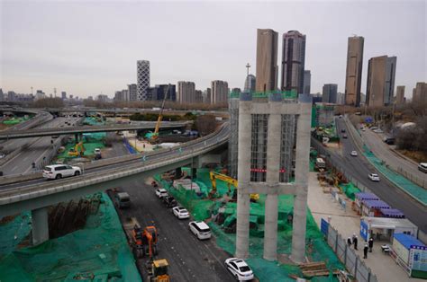 金寨路高架桥绑宽项目迎来重大节点——合作化路下匝道桥桥面今日拆除完成！