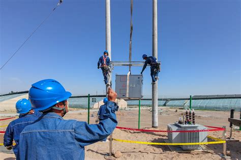 50℃电线杆上 长沙电力维修工人挥汗保供电 - 三湘万象 - 湖南在线 - 华声在线