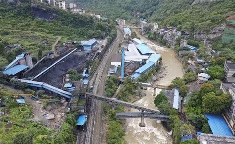 重庆一煤矿发生一氧化碳超限事故17人被困，已救出15人-新闻频道-和讯网
