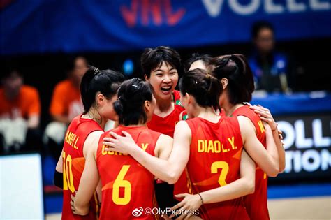 巧了！中国女排波兰女排“重演”世联赛半决赛，主教练：要夺冠