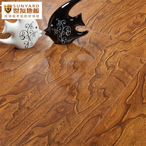世友地板 实木复合地板 E0级环保 更抗刮 更耐磨 更耐用