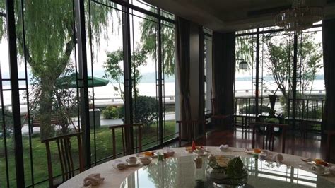 2024杭州大华饭店·明湖苑湖景餐厅美食餐厅,一边欣赏着西湖的千年美景，...【去哪儿攻略】