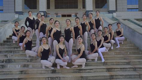 中国舞团如何诠释“数位”_舞蹈_舞台_凤凰艺术