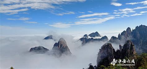 安徽黄山风景区现惊现瀑布流云和霞海景观