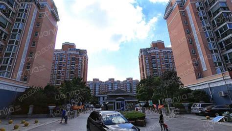 爱情公寓在上海市杨浦区国顺东路文化佳园公寓小区房租一个月多少钱_