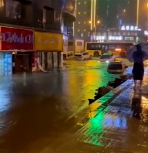 长沙突降暴雨：有门店被淹近半 场面不忍卒视-新闻频道-和讯网