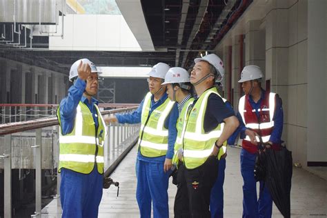 贵州工程公司 党建政工 公司工会到毕节七星关项目慰问并授旗