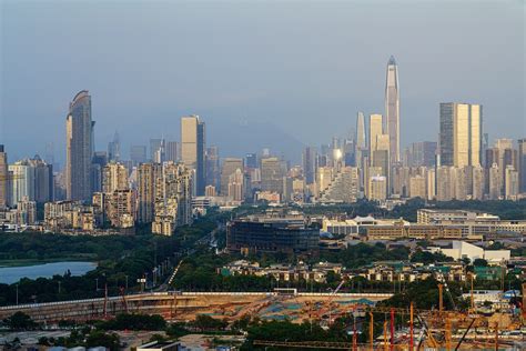 深圳这个区上市公司已达200家！每平方公里就有1家，总市值超5万亿元 | 每日经济网