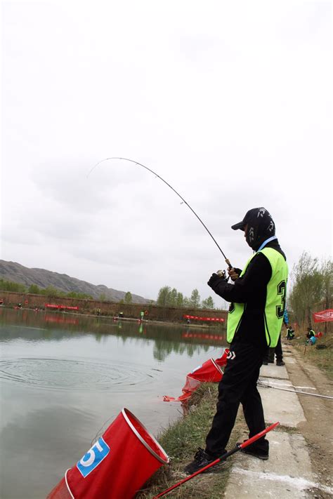 边走边拍（10）改革开放40年看汤池：昔日鱼花塘，今日全国钓鱼竞赛训练基地__凤凰网