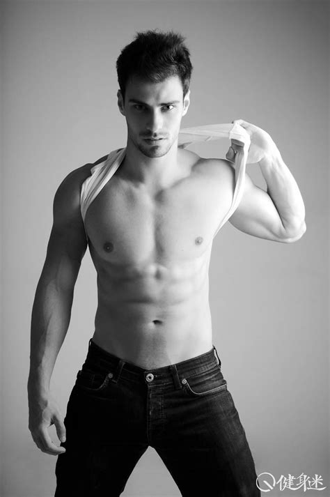 巴西先生巴西肌肉男模Lucas Malvacini图片 巴西 南美肌肉男模 健身迷网