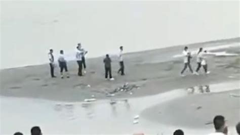 重庆江津4名学生沙坝游泳，3人被冲走失踪_凤凰网视频_凤凰网