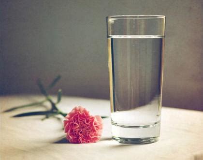 “多喝热水”到底有没有用？7个问题为你找到喝水的正确打开方式__凤凰网