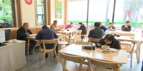 【厉行节约 反对浪费】学校食堂多措并举深入推进“光盘行动”-重庆工商大学