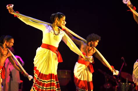 印度电影歌舞，8几年印度歌舞电影迪斯科舞星的女舞蹈演员叫什么