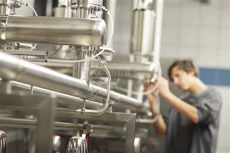 精酿鲜啤酒酿造方法和工艺-山东蓝邦精酿啤酒设备有限公司