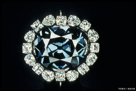 『拍卖』Sotheby 将拍卖 12.03ct 鲜彩蓝钻：The Blue Moon Diamond | iDaily Jewelry ...