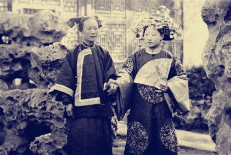老照片：1886年-1897年，一组清朝末年女性的7张珍贵照片|女性|富贵人家|大户人家_新浪新闻