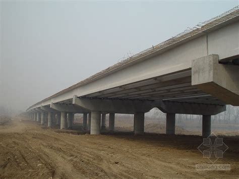 G240汨罗江大桥T梁架设全部完成