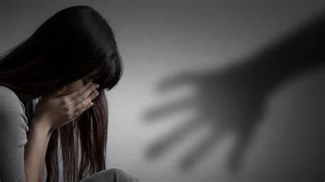 12岁女孩遭多人强奸案进展：家属起诉3涉事宾馆索赔105万_凤凰网视频_凤凰网