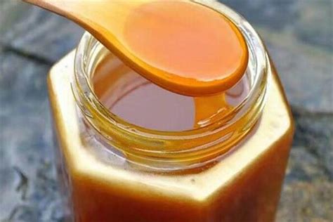新疆蜂蜜有什么功效与作用？经常喝新疆蜂蜜，这6个好处跑不了！